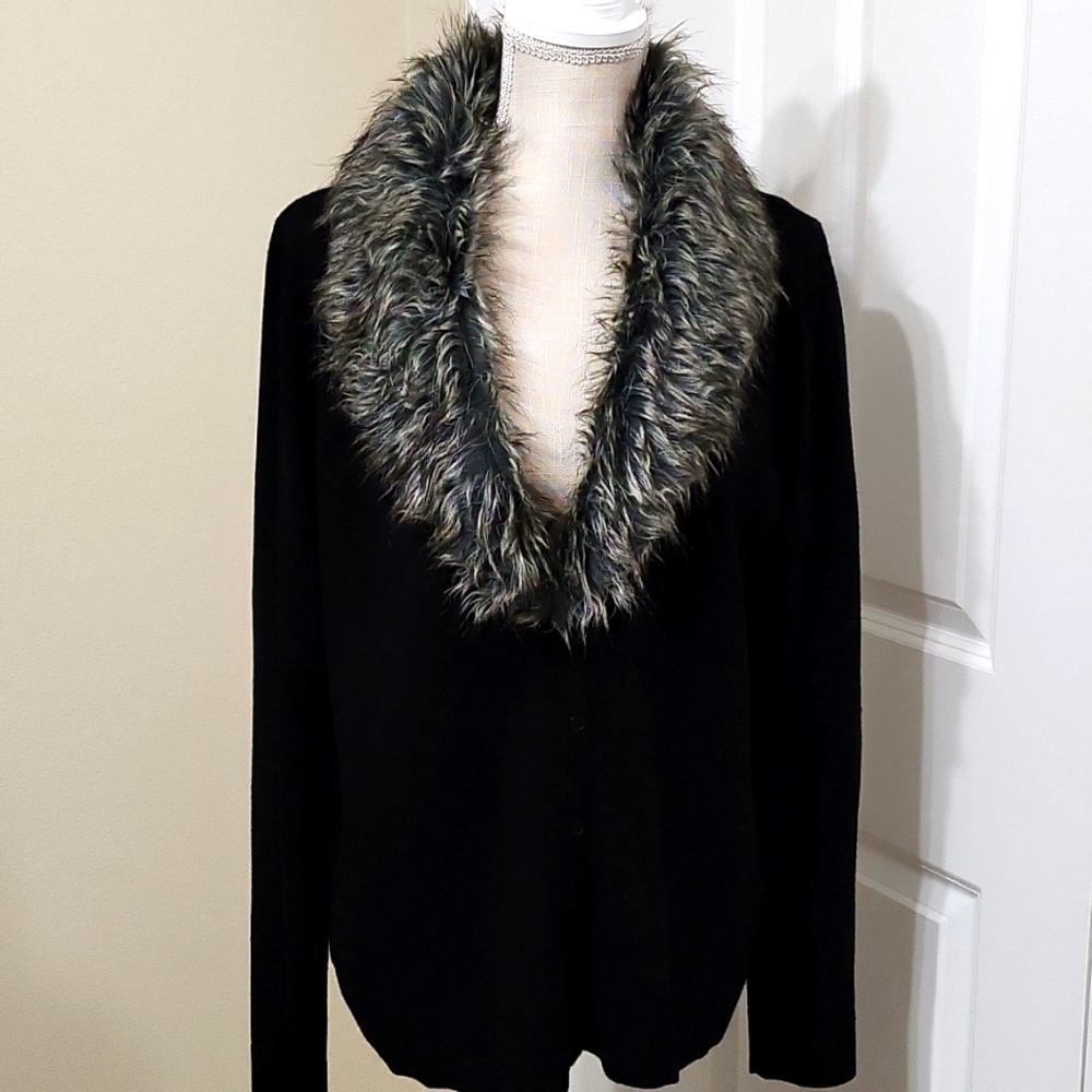 CAROLYN TAYLOR BLACK CARDIGAN SWEATER w/DETACHABLE FAUX FUR SZ M